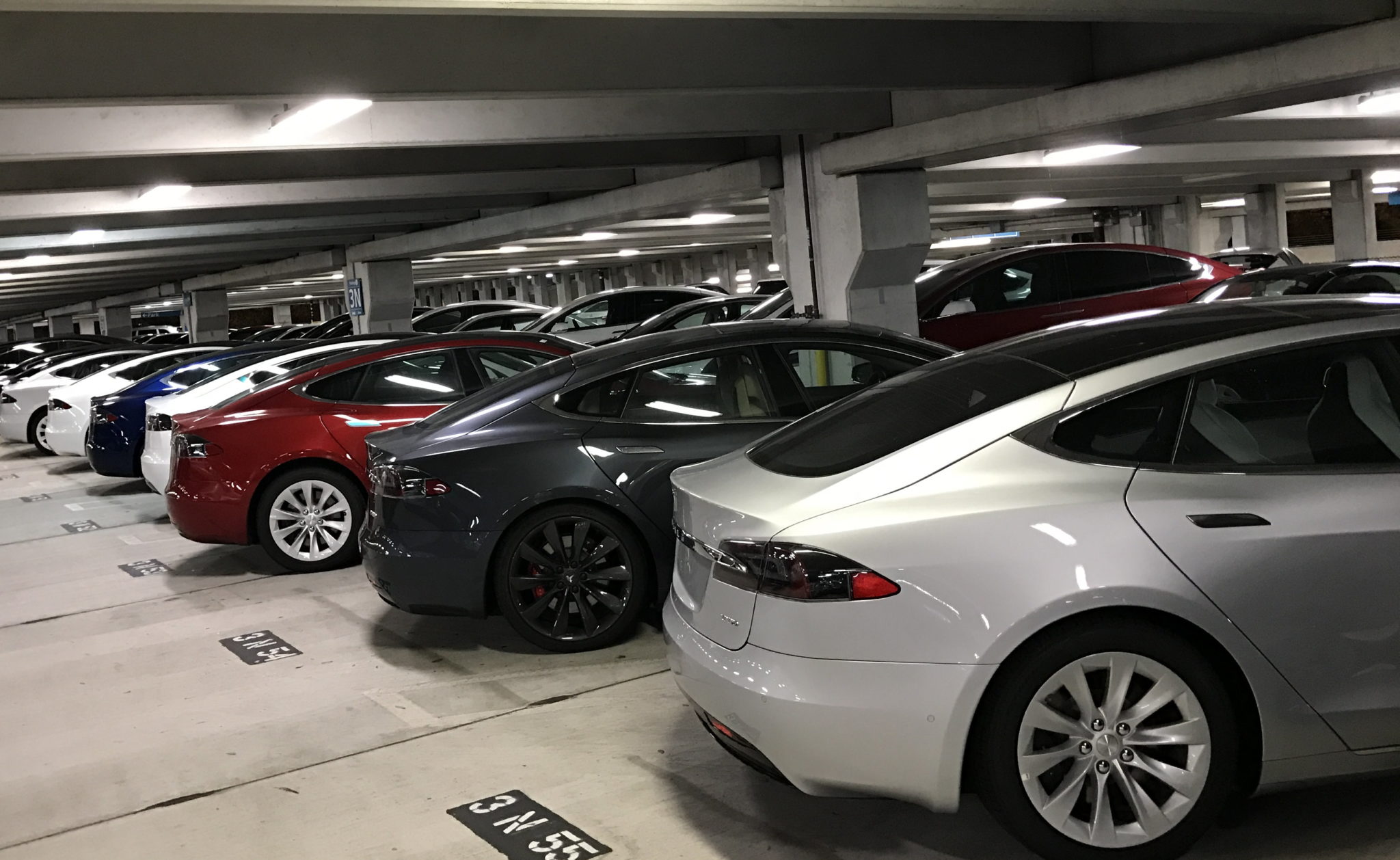 Tips for leaving your Tesla at the airport UpFrunk